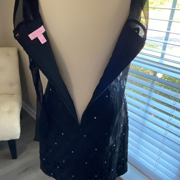 Sold!!!LILLY PULITZER BLACK DAISY FULTON EYELET DRESS SZ 2 - Picture 10 of 16